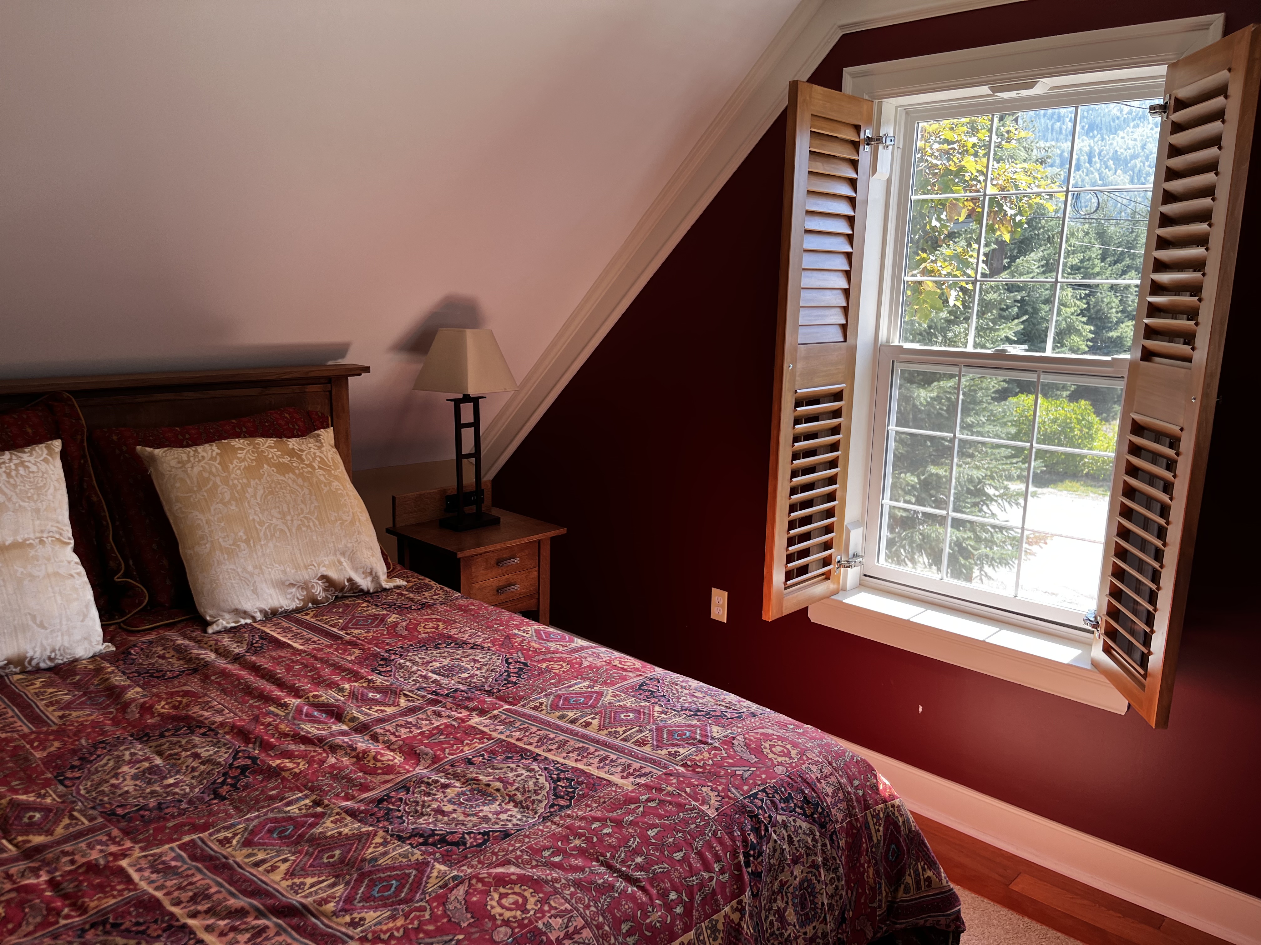 Columbia Valley suite at Genelle House B and B